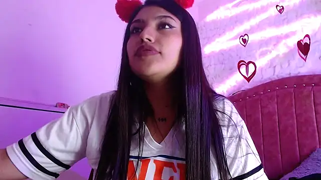 SarahStones online show from March 11, 2025, 6:00 am