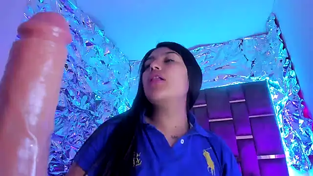 SarahStones online show from December 1, 2025, 9:58 am