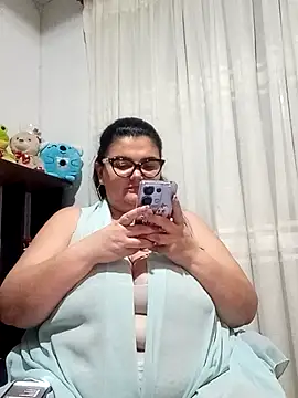 Madisonpalacio online show from February 25, 2025, 2:03 am