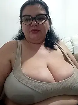 Madisonpalacio online show from October 29, 2025, 2:03 am