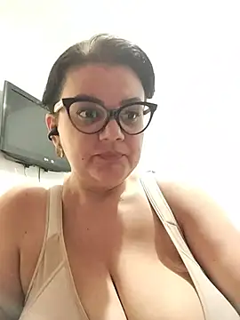 Snapshot of Madisonpalacio chatting on July 25, 2026, 11:35 pm Madisonpalacio online show from July 25, 2026, 11:35 pm