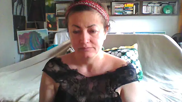 MariaAnaSunshine online show from September 9, 2025, 5:29 am