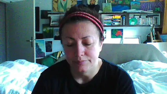 MariaAnaSunshine online show from October 6, 2025, 9:40 am