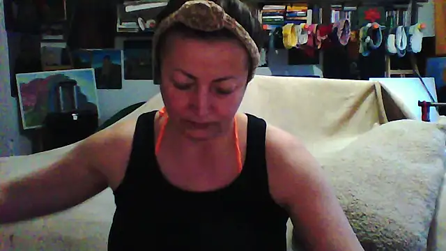 MariaAnaSunshine online show from November 15, 2025, 2:35 pm