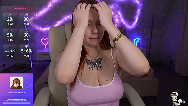 RedShinee online show from March 4, 2025, 5:03 pm