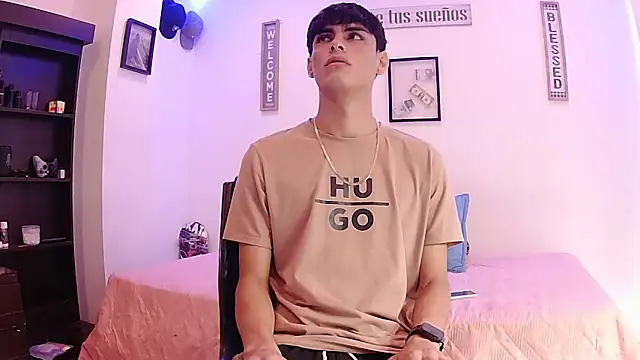 harrytomson 1 online show from September 11, 2025, 6:08 pm