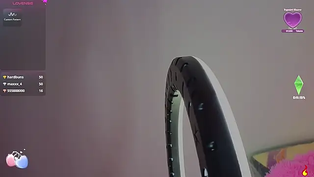 littlevixen18 online show from December 17, 2024, 10:43 pm