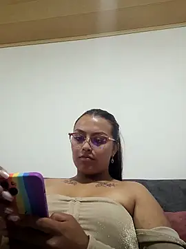 Fantasy-gil online show from March 5, 2025, 8:21 pm