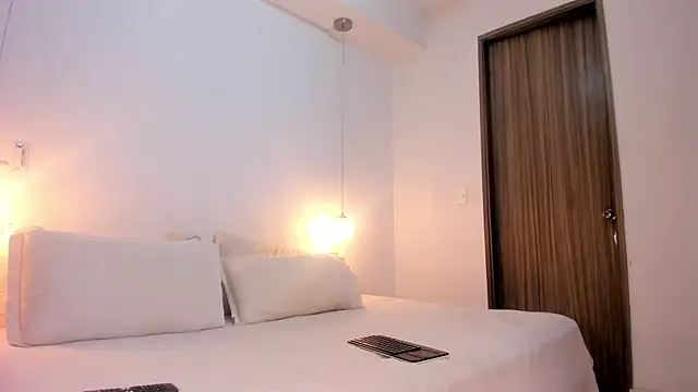 Snapshot of Mariana_Synn chatting on July 25, 2026, 1:25 am Mariana Synn online show from July 25, 2026, 1:25 am