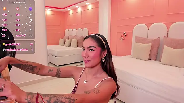 scarlet castro online show from December 7, 2024, 12:24 pm