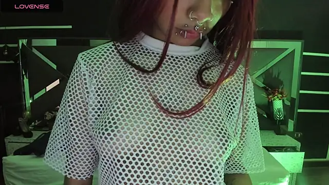 Snapshot of SexyNaf chatting on October 4, 2025, 9:02 pm SexyNaf online show from October 4, 2025, 9:02 pm