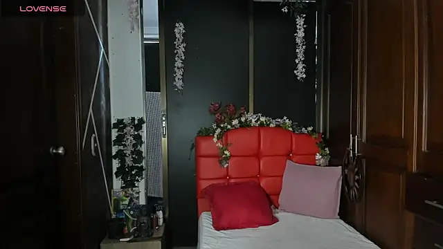 SexyNaf online show from January 8, 2026, 7:05 pm