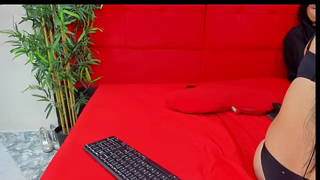 elena and derek online show from December 15, 2024, 7:57 am