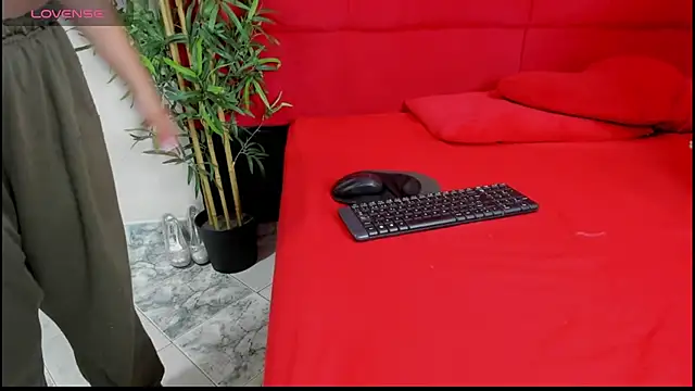 elena and derek online show from January 6, 2025, 6:31 pm