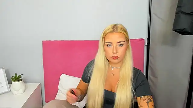 KristyHoney online show from January 21, 2025, 9:13 am