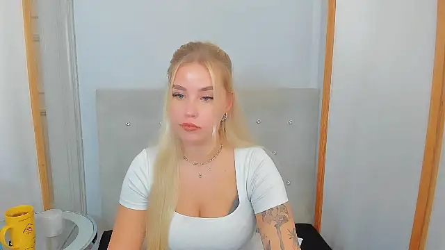 KristyHoney online show from March 3, 2025, 9:44 am