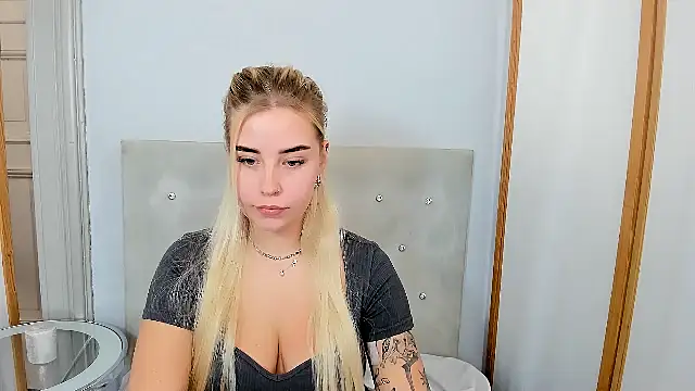 KristyHoney online show from March 9, 2025, 9:46 am