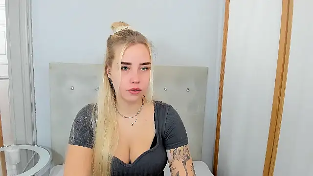 KristyHoney online show from March 10, 2025, 6:27 am