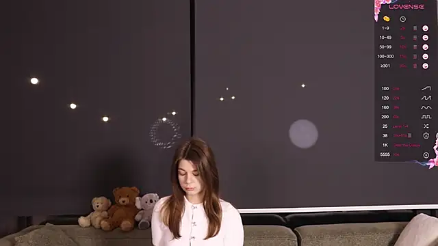 AnnaSiren online show from December 13, 2024, 2:10 am