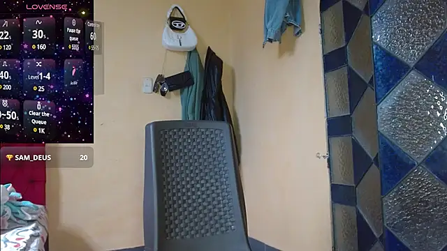 cristinamontiel online show from January 18, 2025, 7:15 pm