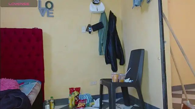 cristinamontiel online show from January 19, 2025, 3:42 pm