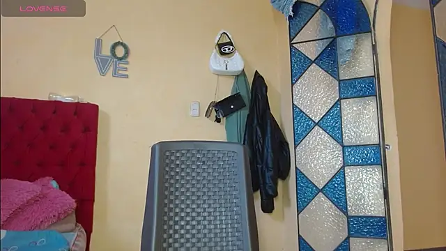 cristinamontiel online show from February 2, 2025, 2:45 pm