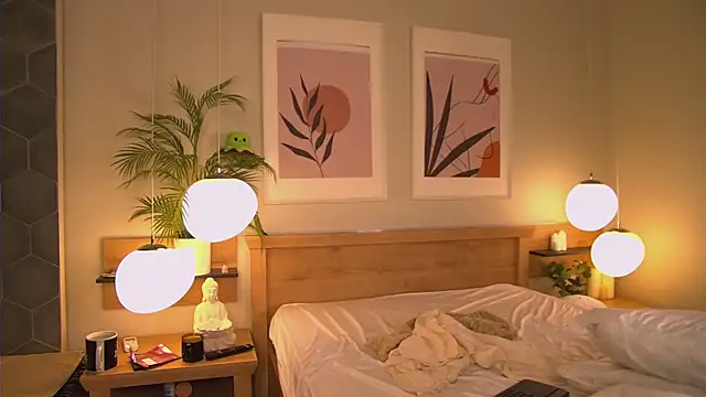 AshleyDouglas online show from March 7, 2025, 5:51 am