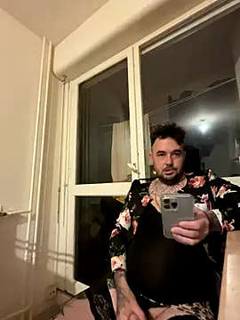 Snapshot of lope85540 chatting on December 5, 2024, 5:15 am lope85540 online show from December 5, 2024, 5:15 am