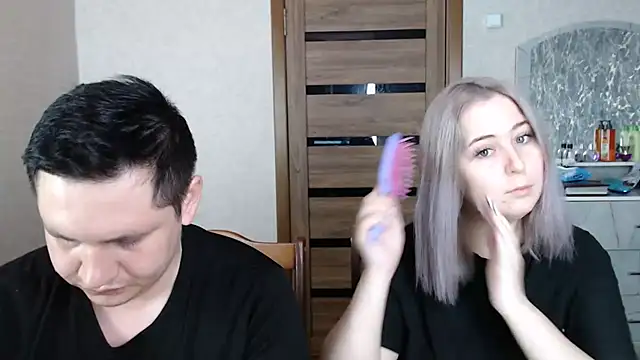 Kristy-Max online show from March 7, 2025, 6:43 pm