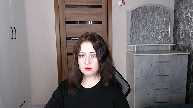 Kristy-Max online show from November 4, 2025, 9:14 pm