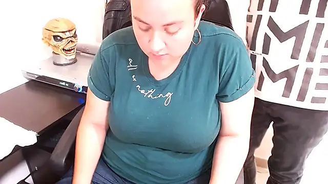 webothtwo online show from December 6, 2024, 3:55 pm