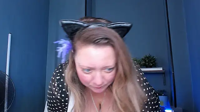 Snapshot of JesiaFoxi chatting on February 13, 2025, 3:24 pm JesiaFoxi online show from February 13, 2025, 3:24 pm