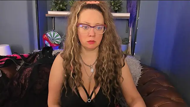 Snapshot of JesiaFoxi chatting on March 19, 2025, 10:55 am JesiaFoxi online show from March 19, 2025, 10:55 am