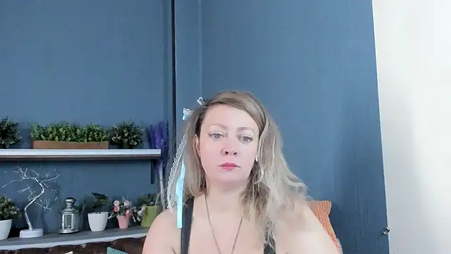 JesiaFoxi online show from November 16, 2025, 2:00 pm