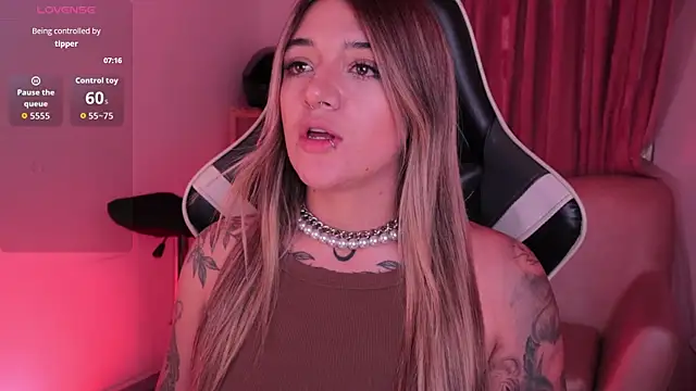 ashleyvalirya online show from December 18, 2025, 4:07 am