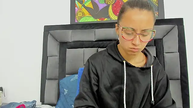 tatiana valencia online show from January 8, 2025, 3:17 pm