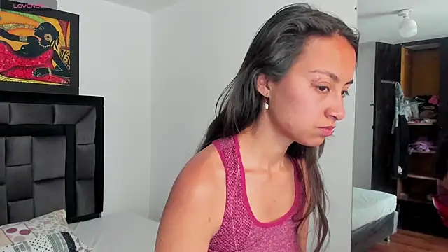 tatiana valencia online show from February 3, 2025, 4:10 pm