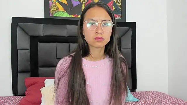 tatiana valencia online show from March 18, 2025, 3:42 pm