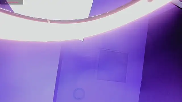 Giovanna oliveira online show from April 19, 2026, 6:02 am