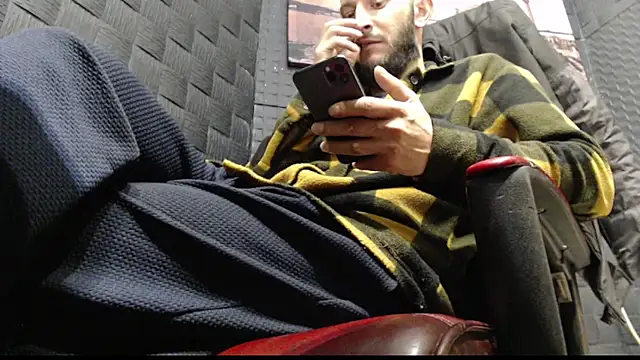 hardbigcock16 online show from November 26, 2025, 9:54 am