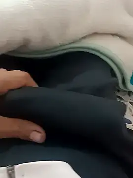 zazaza12ratyuijgg online show from January 12, 2026, 2:33 pm