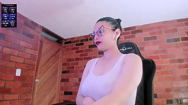 paulinabarnett- online show from December 24, 2024, 12:33 am