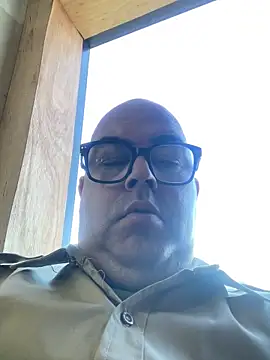 Snapshot of SoloHernan chatting on October 20, 2025, 1:11 pm SoloHernan online show from October 20, 2025, 1:11 pm