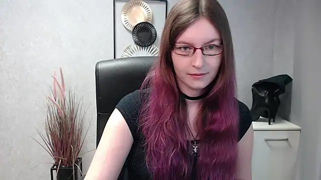 emmaxDelight online show from March 13, 2025, 6:37 am