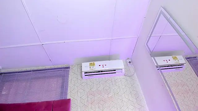 quianna  online show from February 18, 2025, 10:25 pm