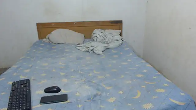 Snapshot of KateAndSimon chatting on February 9, 2025, 3:01 pm KateAndSimon online show from February 9, 2025, 3:01 pm