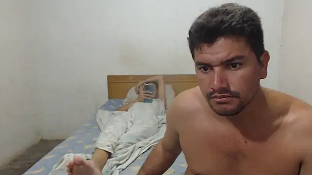 Snapshot of KateAndSimon chatting on February 13, 2025, 2:56 am KateAndSimon online show from February 13, 2025, 2:56 am