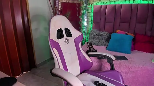 sweetyose online show from December 14, 2024, 9:35 pm