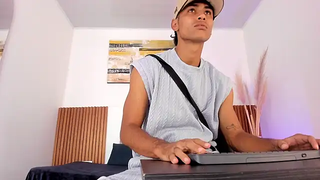 zander 2120 online show from December 20, 2025, 12:56 pm