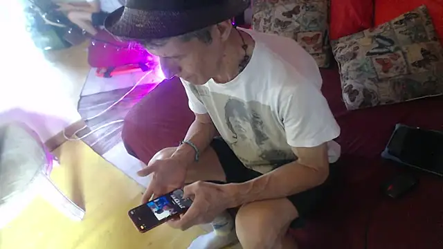 laye19 online show from February 19, 2025, 4:44 pm